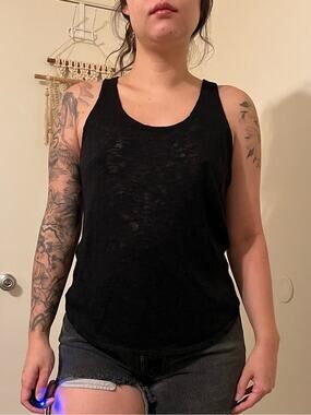 Black Women's Scoop Neck Tank Top - Classic Casual